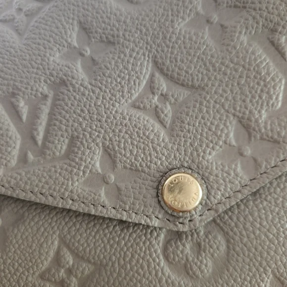 Louis Vuitton bag - Picture 7 of 13